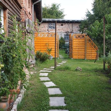 Neu Fewo Im Bauernhaus Mit Idyllischem Innenhof Und Naturgarten Mesekenhagen المظهر الخارجي الصورة