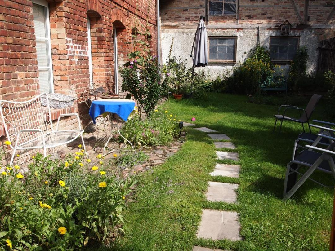 Neu Fewo Im Bauernhaus Mit Idyllischem Innenhof Und Naturgarten Mesekenhagen المظهر الخارجي الصورة