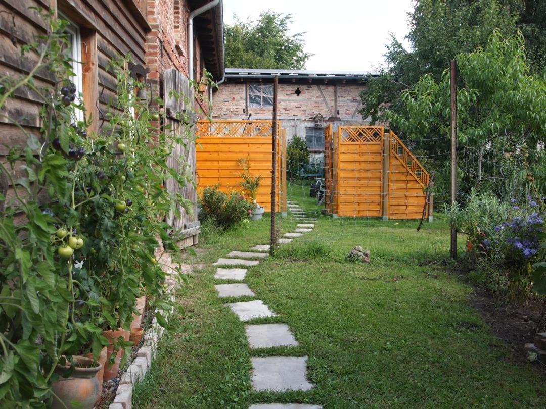 Neu Fewo Im Bauernhaus Mit Idyllischem Innenhof Und Naturgarten Mesekenhagen المظهر الخارجي الصورة