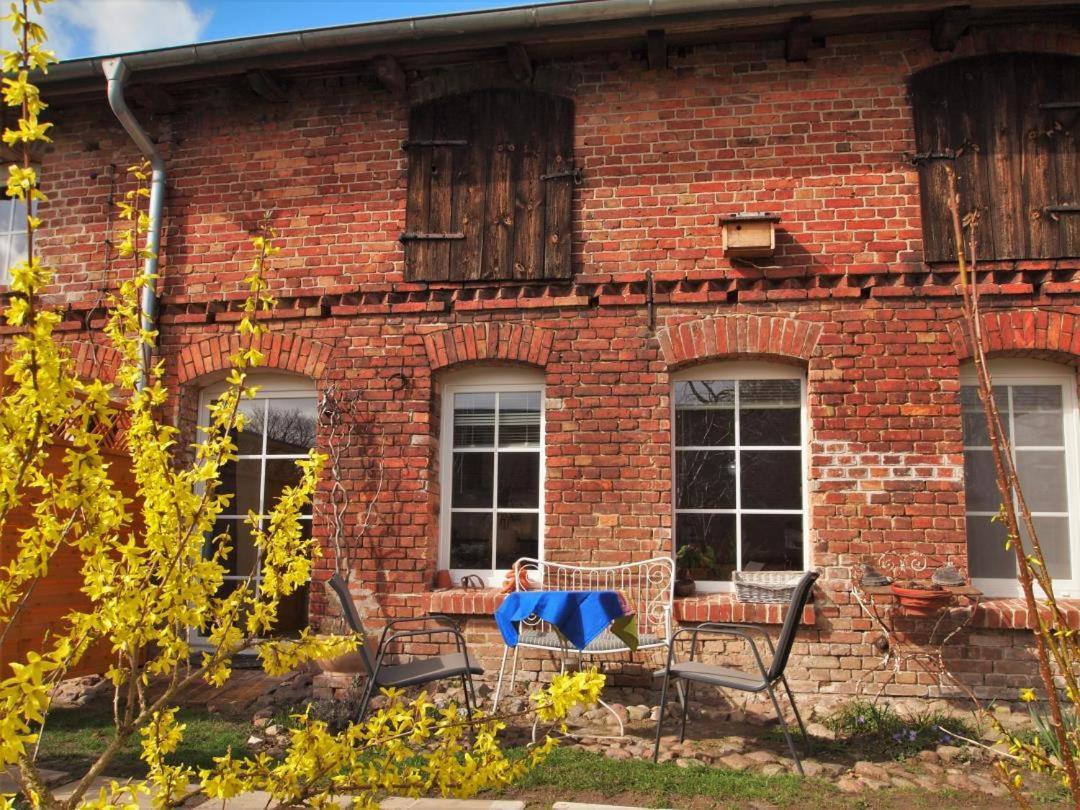Neu Fewo Im Bauernhaus Mit Idyllischem Innenhof Und Naturgarten Mesekenhagen المظهر الخارجي الصورة
