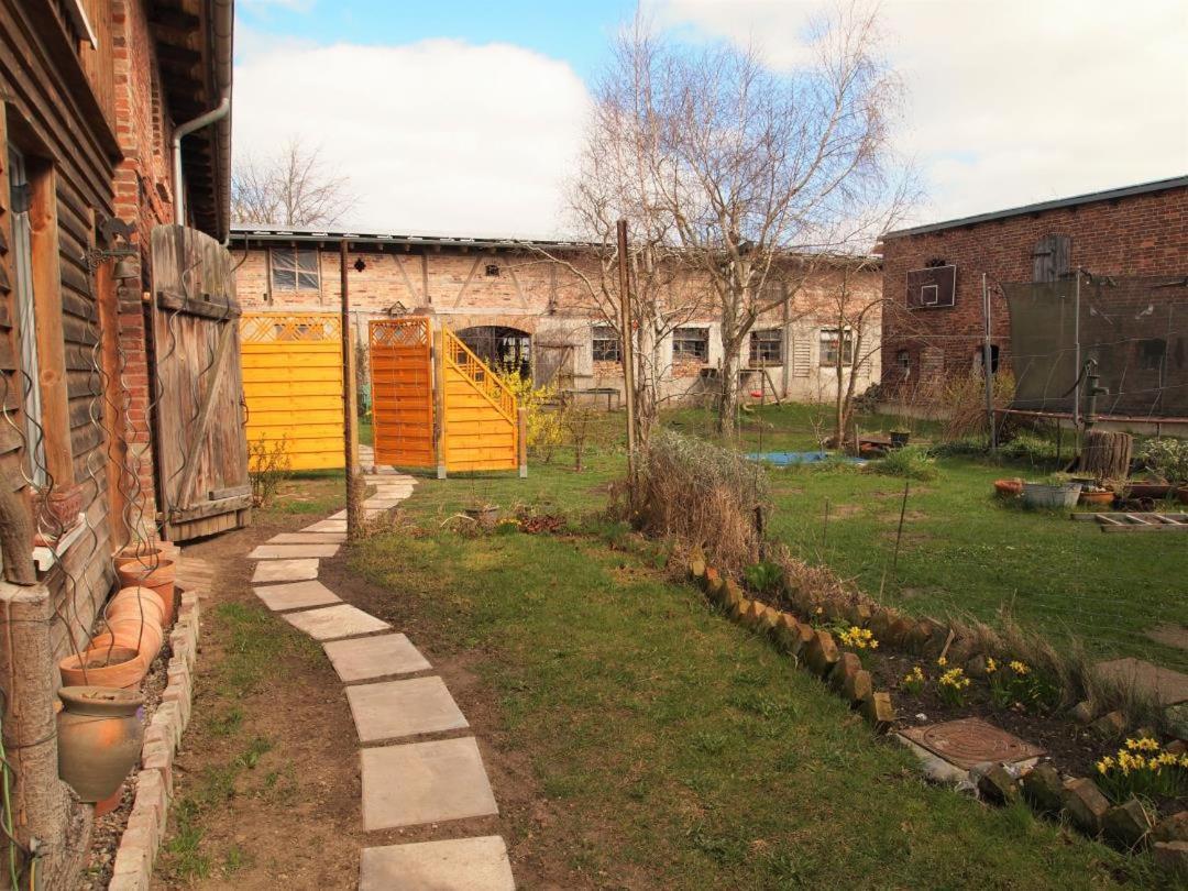 Neu Fewo Im Bauernhaus Mit Idyllischem Innenhof Und Naturgarten Mesekenhagen المظهر الخارجي الصورة