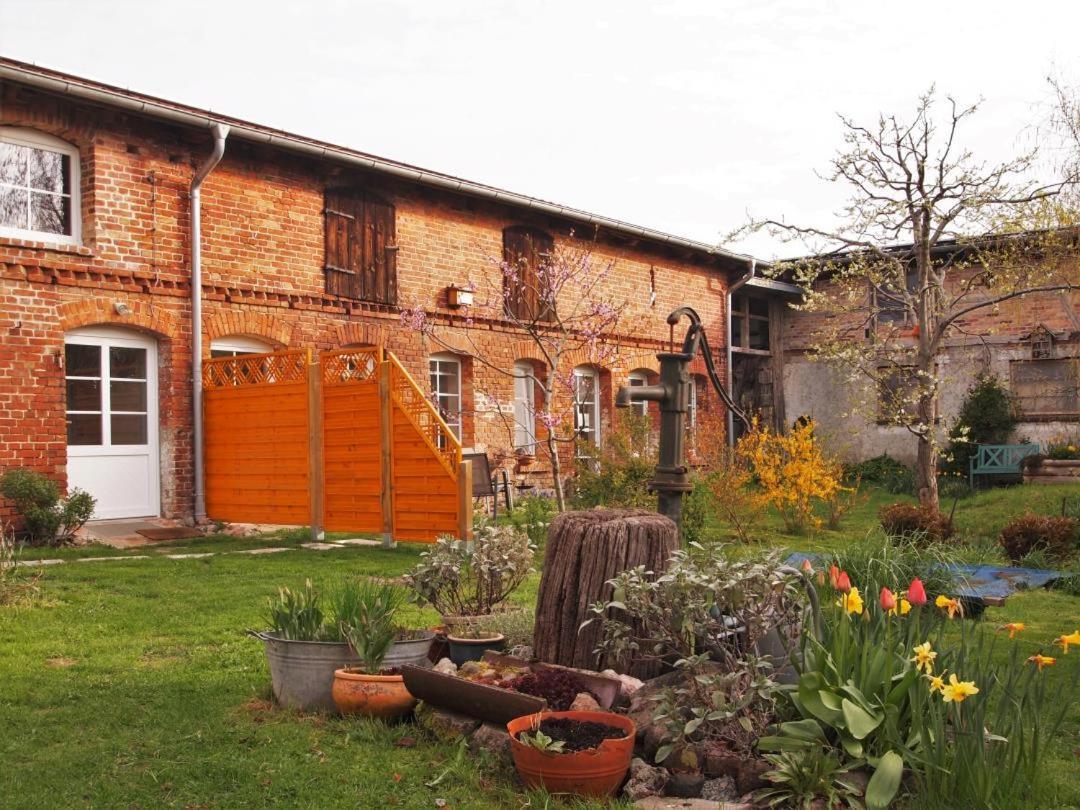 Neu Fewo Im Bauernhaus Mit Idyllischem Innenhof Und Naturgarten Mesekenhagen المظهر الخارجي الصورة